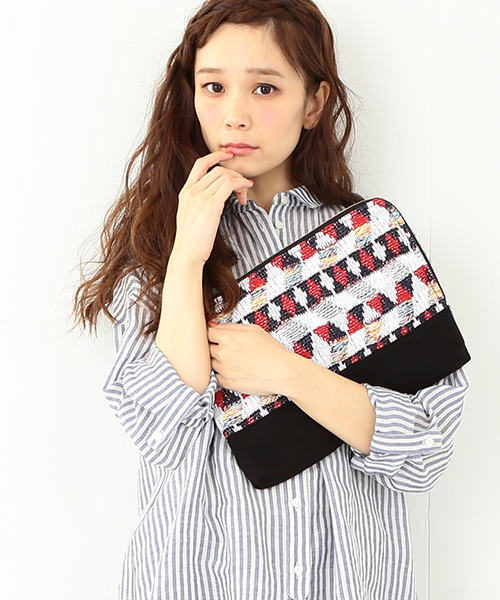 CAROLINA GLASER(カロリナ グレイサー)の「YonetomiTweed×CAROLINA GLASER / ツイードクラッチ(クラッチバッグ・レディース・ホワイト/ブルー・ONE SIZE)」の22枚目の写真