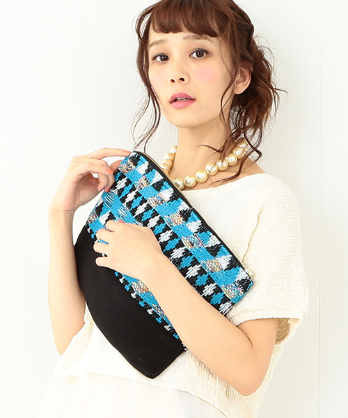 CAROLINA GLASER(カロリナ グレイサー)の「YonetomiTweed×CAROLINA GLASER / ツイードクラッチ(クラッチバッグ・レディース・ホワイト/ブルー・ONE SIZE)」の9枚目の写真