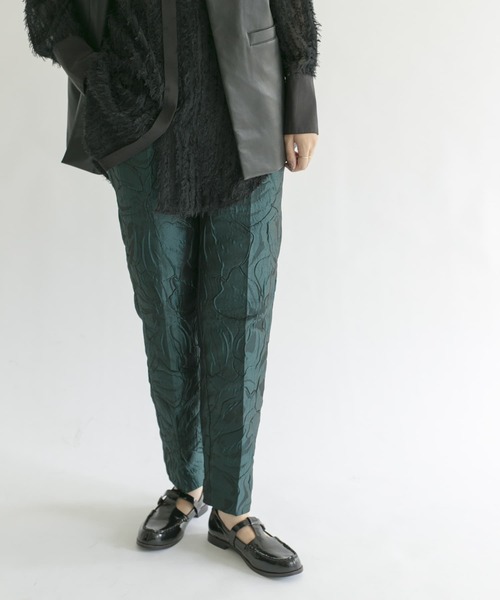 KBF(ケイビーエフ)の「ジャガードテーパードパンツ(その他パンツ・レディース・グリーン/ブラック/ブラウン系その他・ONE)」の3枚目の写真