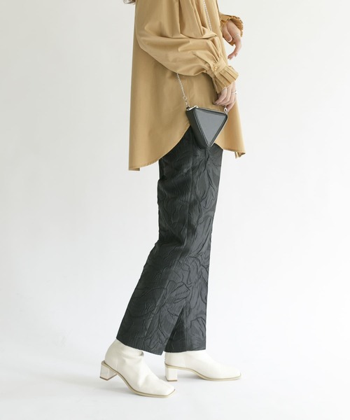 KBF(ケイビーエフ)の「ジャガードテーパードパンツ(その他パンツ・レディース・グリーン/ブラック/ブラウン系その他・ONE)」の1枚目の写真
