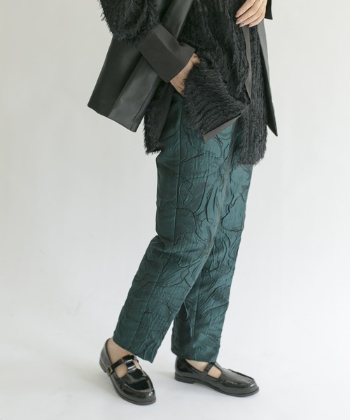 KBF(ケイビーエフ)の「ジャガードテーパードパンツ(その他パンツ・レディース・グリーン/ブラック/ブラウン系その他・ONE)」の15枚目の写真