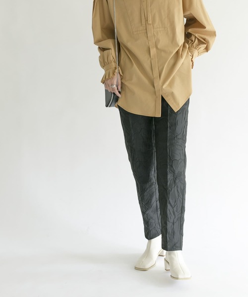 KBF(ケイビーエフ)の「ジャガードテーパードパンツ(その他パンツ・レディース・グリーン/ブラック/ブラウン系その他・ONE)」の19枚目の写真