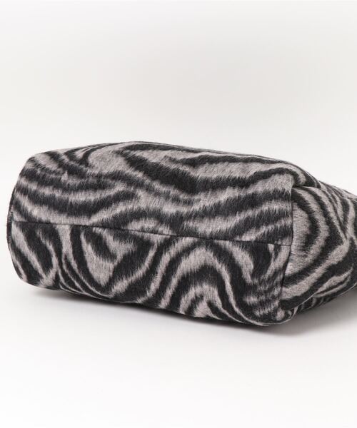 ADAM ET ROPE'（アダムエロペ）の「Bellandiゼブラバッグ（ハンドバッグ・レディース・ブラック系その他・FREE）」の3枚目の写真