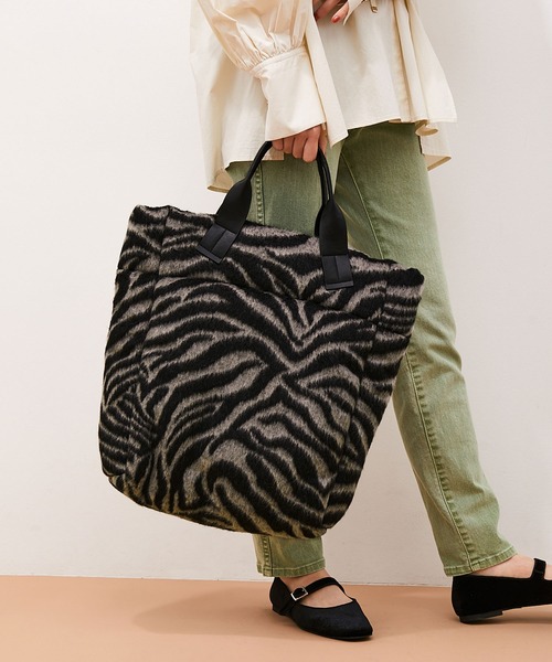 ADAM ET ROPE'（アダムエロペ）の「Bellandiゼブラバッグ（ハンドバッグ・レディース・ブラック系その他・FREE）」の6枚目の写真
