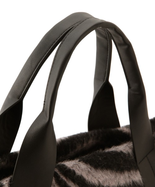 ADAM ET ROPE'（アダムエロペ）の「Bellandiゼブラバッグ（ハンドバッグ・レディース・ブラック系その他・FREE）」の12枚目の写真