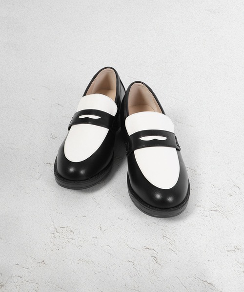 AAA+Feminine(サンエープラスフェミニン)の「AAA+Feminine 軽量マニッシュコインローファー(ローファー・レディース・ブラック/ダークブラウン/アイボリー/ブラック系その他/ブラック系その他2/ブラック×ホワイト・40/41/42/36/38/39/35/37/44/43)」の4枚目の写真