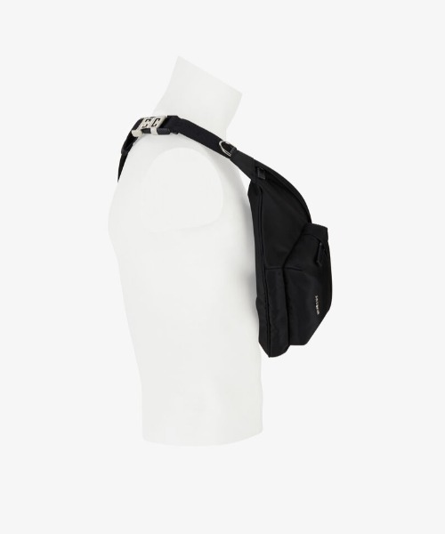 GIVENCHY(ジバンシイ)の「ナイロン エッセンシャル U ウエストバッグ(ボディバッグ/ウエストポーチ・メンズ・ブラック・ONE SIZE)」の2枚目の写真