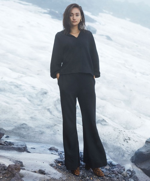 HEREIAM（ヘレイアム）の「【HEREIAM】ワイドフレアスウェットパンツ（スウェットパンツ・レディース・ブラック/セージグリーン・SMALL/MEDIUM）」の9枚目の写真