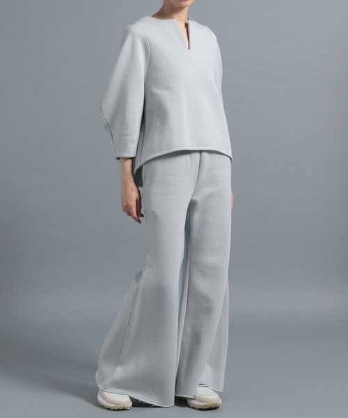 HEREIAM（ヘレイアム）の「【HEREIAM】ワイドフレアスウェットパンツ（スウェットパンツ・レディース・ブラック/セージグリーン・SMALL/MEDIUM）」の4枚目の写真