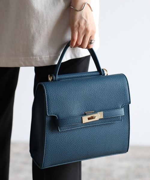 GUSCIO(グッシオ)の「【グッシオベーシック】エレガンスハンドバッグ カギ付きベルト 2WAYショルダー(ショルダーバッグ・レディース・ブラック/ベージュ/エメラルドブルー/ホワイト・FREE)」の4枚目の写真
