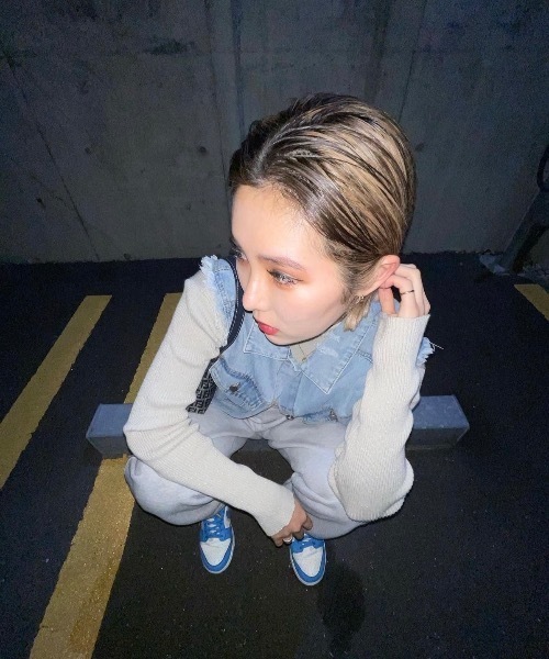 SHAGGIE(シャギー)の「カットオフデニムオーバーベスト(ベスト・レディース・ライトブルー/ブラック・FREE)」の3枚目の写真