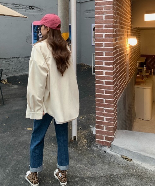 .KOM(ドットコム)の「A'GEM/9 × .kom『.kom/ドットケーオーエム』ルーズシルエット コーデュロイロングスリーブシャツ(シャツ/ブラウス・レディース・ホワイト/ピンク・FREE)」の8枚目の写真