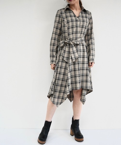 CECIL McBEE（セシルマクビー）の「イレヘムチェックシャツワンピース（ワンピース・レディース・ベージュ/ブラウン・MEDIUM）」の7枚目の写真