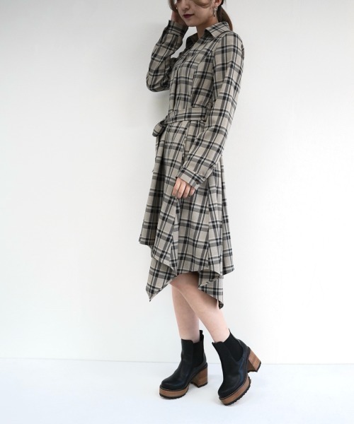 CECIL McBEE（セシルマクビー）の「イレヘムチェックシャツワンピース（ワンピース・レディース・ベージュ/ブラウン・MEDIUM）」の6枚目の写真