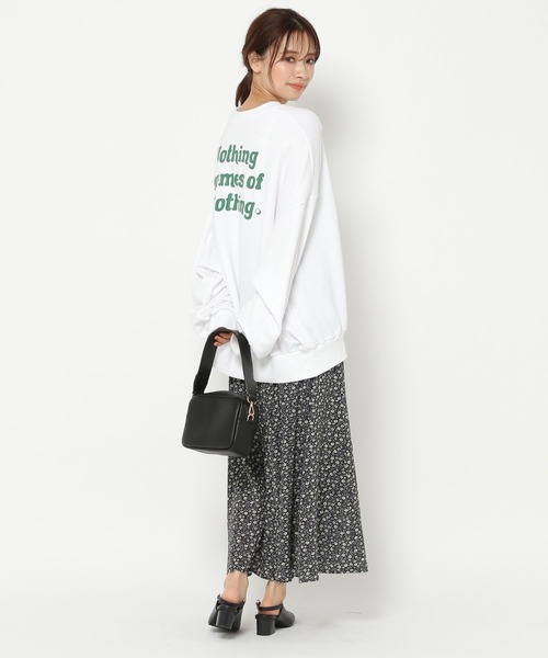 mysty woman(ミスティウーマン)の「【WEB限定】バックロゴBIGスウェット 274591(スウェット・レディース・オフホワイト/杢グレー/グリーン/ネイビー・FREE)」の8枚目の写真