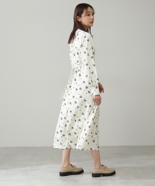 N.（N. Natural Beauty Basic）（エヌエヌナチュラルビューティーベーシック）の「◆ドットフラワープリントワンピース（ワンピース・レディース・ホワイト系その他/ブラック系その他・MEDIUM）」の5枚目の写真
