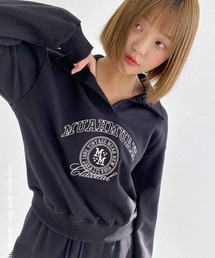 muahmuah（ムーアムーア）の「A'GEM/9 × .kom『muah muah/ムーアムーア』STITCH MUAH OPEN COLLAR MTM/ステッチデザインオープンカラースウェットシャツ（スウェット）」