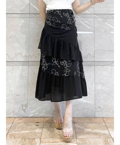 MERCURYDUO(マーキュリーデュオ)の「プリントパッチワークエスカルゴスカート(スカート・レディース・ブラック/アイボリー・SMALL/MEDIUM)」の2枚目の写真