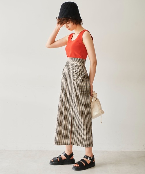 FREE'S MART(フリーズマート)の「◆総針スクエアネックニットタンク(ニット/セーター・レディース・ホワイト/ブラック/ブルー/レッド・FREE)」の20枚目の写真