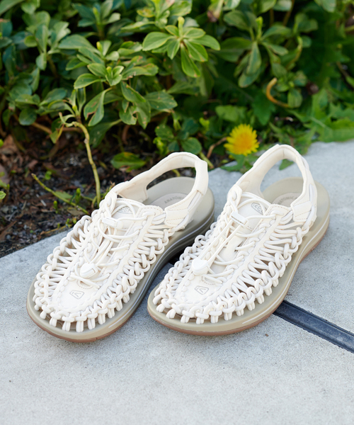 KEEN（キーン）の「【KEEN/キーン】UNEEK：サンダル（サンダル・レディース・ホワイト/ブラック・24cm/25cm/24.5cm/23.5cm）」の7枚目の写真