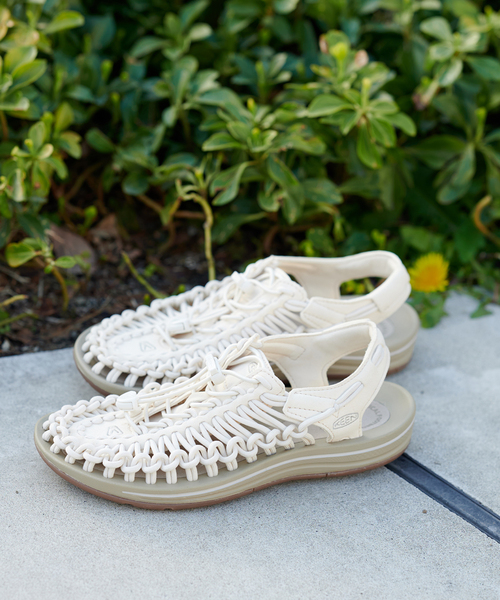KEEN（キーン）の「【KEEN/キーン】UNEEK：サンダル（サンダル・レディース・ホワイト/ブラック・24cm/25cm/24.5cm/23.5cm）」の8枚目の写真