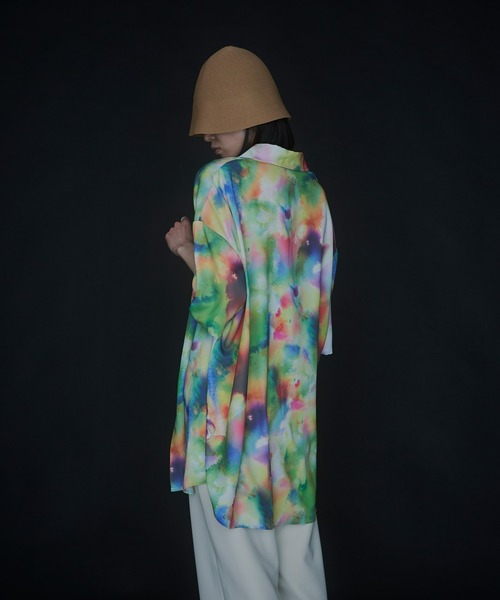 VACANCY(ヴァカンシー)の「JIROコラボ ペイントフラワーハーフスリーブオーバーシャツ(シャツ/ブラウス・レディース・ホワイト/ブルー・FREE)」の6枚目の写真