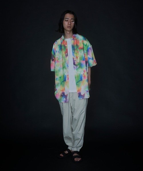 VACANCY(ヴァカンシー)の「JIROコラボ ペイントフラワーハーフスリーブオーバーシャツ(シャツ/ブラウス・レディース・ホワイト/ブルー・FREE)」の19枚目の写真