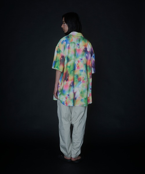 VACANCY(ヴァカンシー)の「JIROコラボ ペイントフラワーハーフスリーブオーバーシャツ(シャツ/ブラウス・レディース・ホワイト/ブルー・FREE)」の22枚目の写真