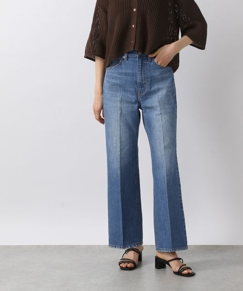 LOWRYS FARM（ローリーズファーム）の「ＣＯＮＥフレアデニムパンツ　283295（デニムパンツ・レディース・オフホワイト/ブルー/ブラック・SMALL/MEDIUM/LARGE）」の3枚目の写真