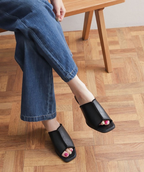 URBAN RESEARCH DOORS（アーバンリサーチドアーズ）の「パイピングヒールサンダル（サンダル・レディース・ベージュ系その他/ブラック・36/37/38）」の4枚目の写真