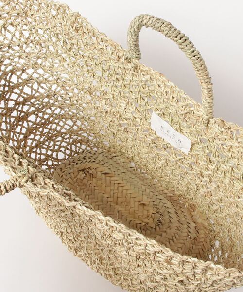 KECH LeS ESSENTIELS（ケッシュルエッセンシャル）の「KECH LeS ESSENTIELS OPEN WEAVE BASKET（かごバッグ・レディース・ナチュラル・FREE）」の4枚目の写真