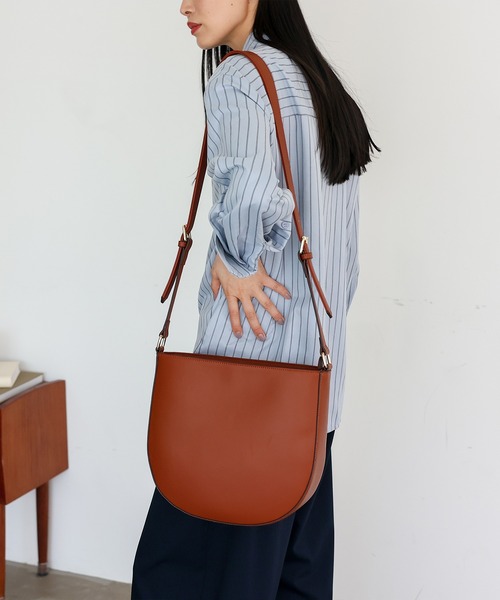 美品 Valdi Tevere ヴァルディ テヴェル ショルダーバッグ ヴィータフェリーチェ（VitaFelice）/ ワンハンドル2way