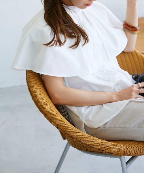 ECRIRE（エクリール）の「【yun_wearコラボ】フレアカラーつけ襟ノースリーブブラウス（シャツ/ブラウス・レディース・ブラック/オフホワイト/ピンク/グリーン・L/M）」の2枚目の写真