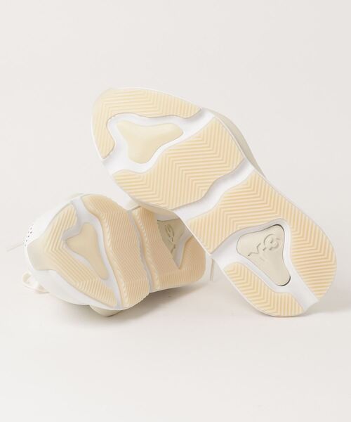 Y-3(ワイスリー)の「Y-3 KAIWA(スニーカー・メンズ・ライトホワイト・22.5cm/23.0cm/23.5cm/24.0cm/24.5cm/25.0cm/25.5cm/26.0cm/26.5cm/27.0cm/27.5cm/28.0cm/28.5cm/29.0cm/29.5cm)」の3枚目の写真