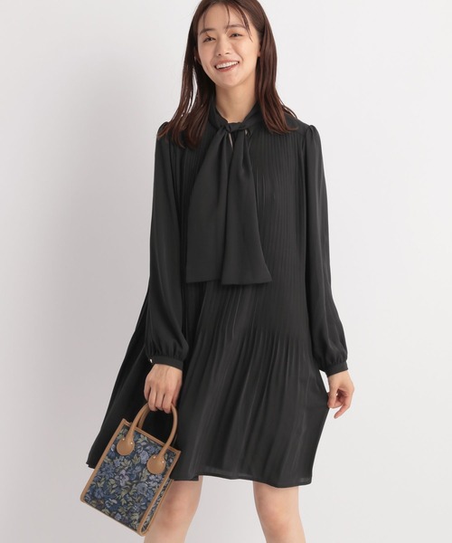 Andemiu（アンデミュウ）の「【スミクロWEB限定】ボウタイプリーツミニワンピース126400（ワンピース・レディース・ブラック/オフホワイト/キャメル/スミクロ・FREE）」の8枚目の写真