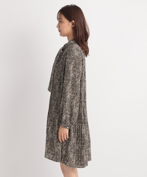 Andemiu（アンデミュウ）の「【スミクロWEB限定】ボウタイプリーツミニワンピース126400（ワンピース・レディース・ブラック/オフホワイト/キャメル/スミクロ・FREE）」の17枚目の写真
