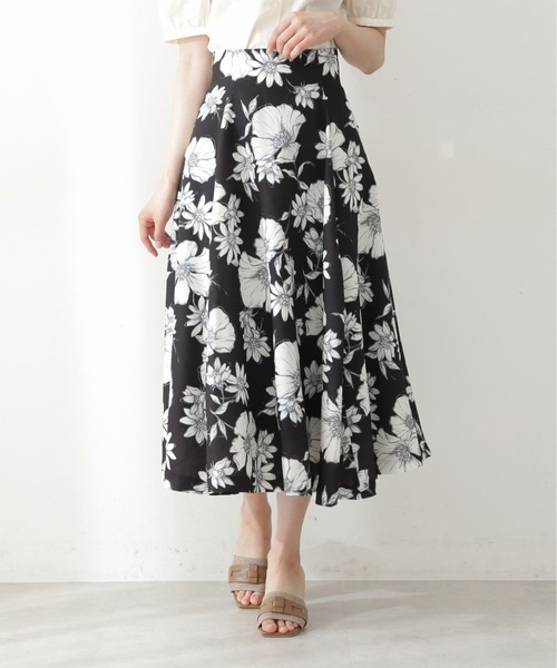 PROPORTION BODY DRESSING(プロポーションボディドレッシング)の「ビックフラワープリントスカート / 1212220810(スカート・レディース・ブラック/ベージュ/パープル・SMALL/MEDIUM)」の5枚目の写真