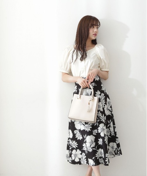 PROPORTION BODY DRESSING(プロポーションボディドレッシング)の「ビックフラワープリントスカート / 1212220810(スカート・レディース・ブラック/ベージュ/パープル・SMALL/MEDIUM)」の6枚目の写真