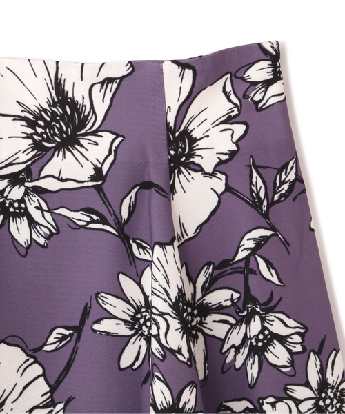 PROPORTION BODY DRESSING(プロポーションボディドレッシング)の「ビックフラワープリントスカート / 1212220810(スカート・レディース・ブラック/ベージュ/パープル・SMALL/MEDIUM)」の19枚目の写真