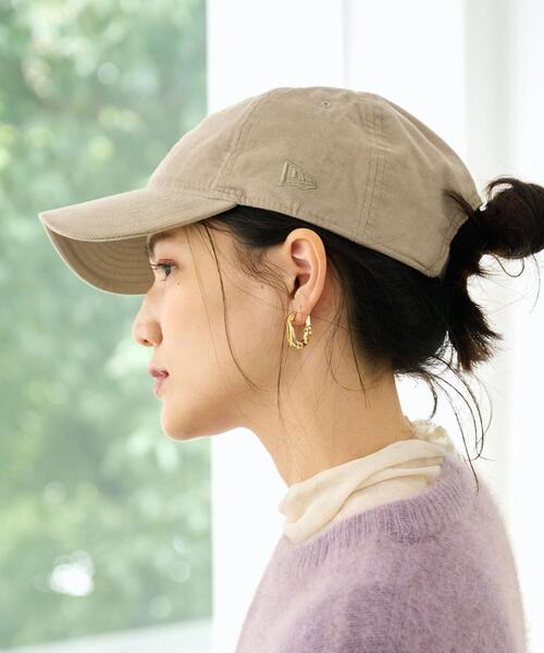NEW ERA(ニューエラ)の「【別注】< NEW ERA >マイクロ コーデュロイ キャップ(キャップ・レディース・ライトグレー/ブラック/オフホワイト/モカ・FREE)」の11枚目の写真