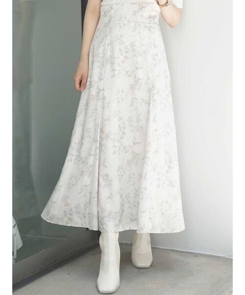 MERCURYDUO（マーキュリーデュオ）の「ハイウエストセミフレアフラワースカート（スカート・レディース・ピンク/イエロー/ネイビー・SMALL/MEDIUM）」の16枚目の写真