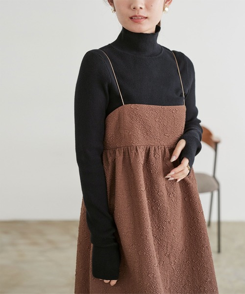 titivate（ティティベイト）の「フィンガーホールタートルリブニット（ニット/セーター・レディース・ブラック/ピンク/グリーン/アイボリー/グレイッシュベージュ・S/M/L）」の3枚目の写真