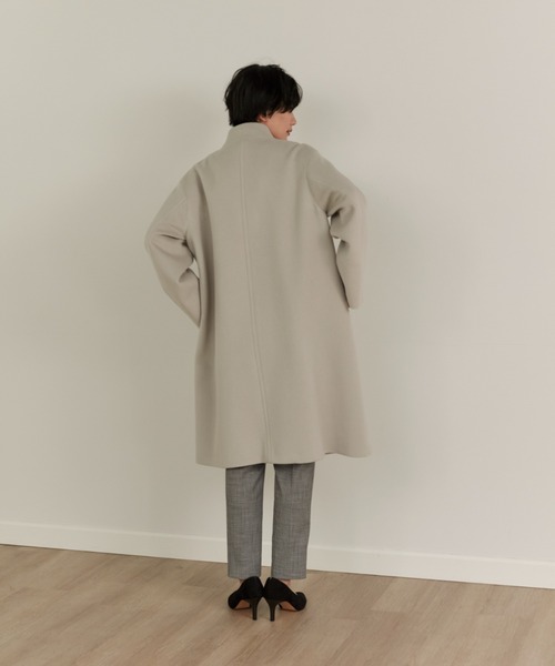 INED（イネド）の「スタンドカラーアンゴラミックスコート（ノーカラーコート・レディース・サンドグレー/グリーン系その他/モカ・7号/9号）」の6枚目の写真