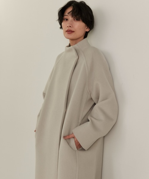 INED（イネド）の「スタンドカラーアンゴラミックスコート（ノーカラーコート・レディース・サンドグレー/グリーン系その他/モカ・7号/9号）」の10枚目の写真