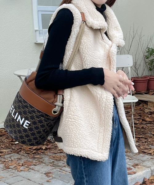 emi+（エミプラス）の「襟付きボアベスト/ブルゾン（ダウンベスト・レディース・チャコールグレー/ブラウン/ベージュ・L/M）」の9枚目の写真