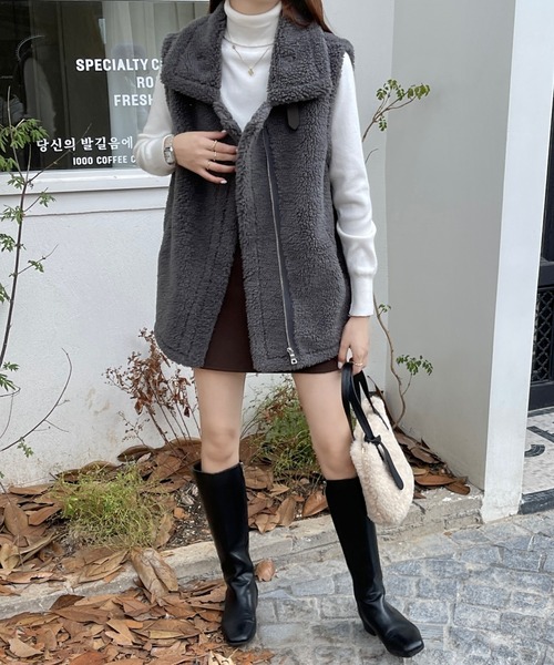 emi+（エミプラス）の「襟付きボアベスト/ブルゾン（ダウンベスト・レディース・チャコールグレー/ブラウン/ベージュ・L/M）」の12枚目の写真