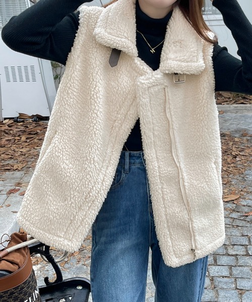 emi+（エミプラス）の「襟付きボアベスト/ブルゾン（ダウンベスト・レディース・チャコールグレー/ブラウン/ベージュ・L/M）」の21枚目の写真