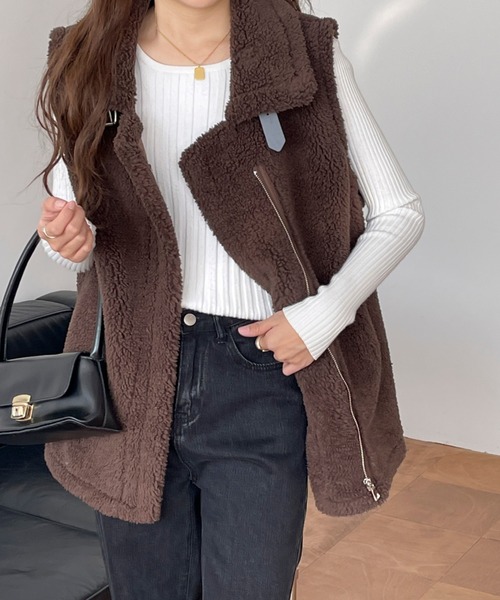 emi+（エミプラス）の「襟付きボアベスト/ブルゾン（ダウンベスト・レディース・チャコールグレー/ブラウン/ベージュ・L/M）」の19枚目の写真