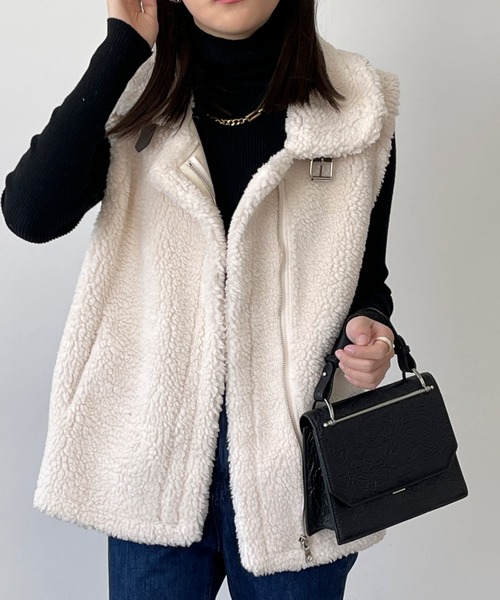 emi+（エミプラス）の「襟付きボアベスト/ブルゾン（ダウンベスト・レディース・チャコールグレー/ブラウン/ベージュ・L/M）」の20枚目の写真