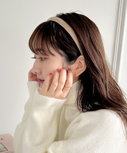 Loueme（ルエム）の「ベロアスリムカチューシャ（カチューシャ・レディース・ベージュ/キャメル/レッド/ブラック・FREE）」の8枚目の写真